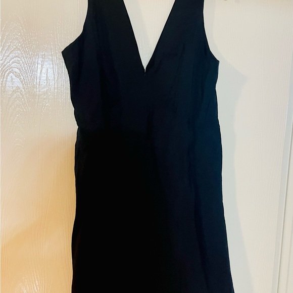 Gap Vneck Dress - Picture 2 of 6